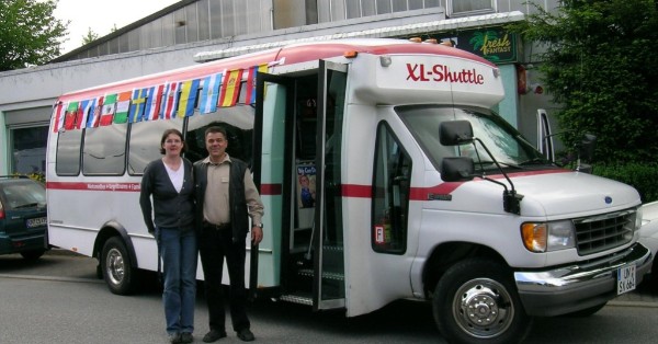 Partybus mit WM- Dekoration